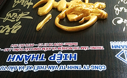 Lịch Gỗ Quảng C&aacute;o Doanh Nghiệp